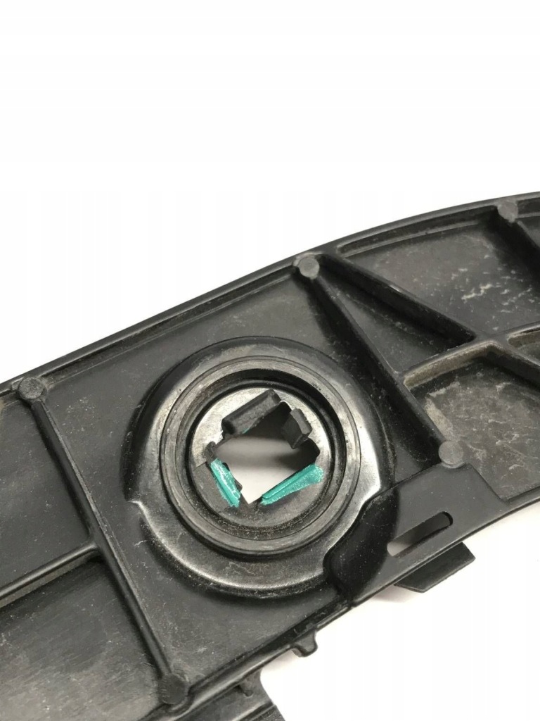 Tesla model y 2021 лівий кронштейн / кронштейн бампера заднього 149404300a Зі Шроту