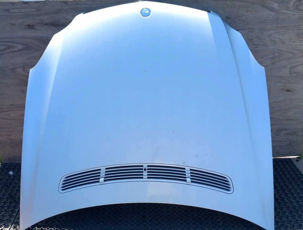 Купити Mercedes cls w219 седан капот c775