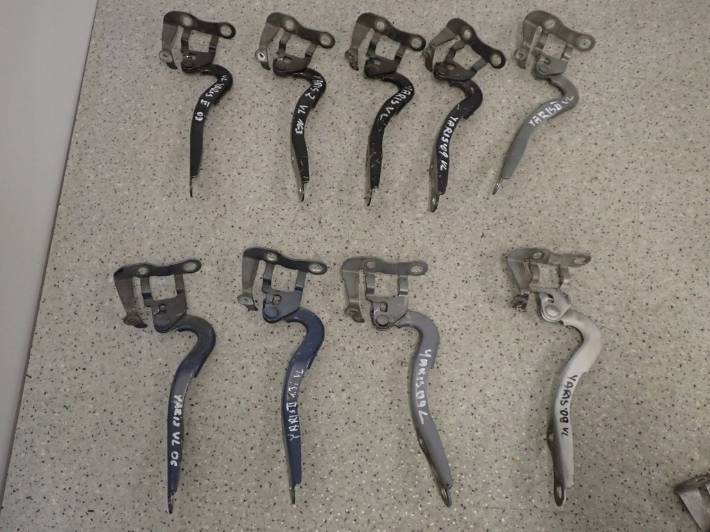 фото №7, Toyota yaris ii 06-09 петля капот левый