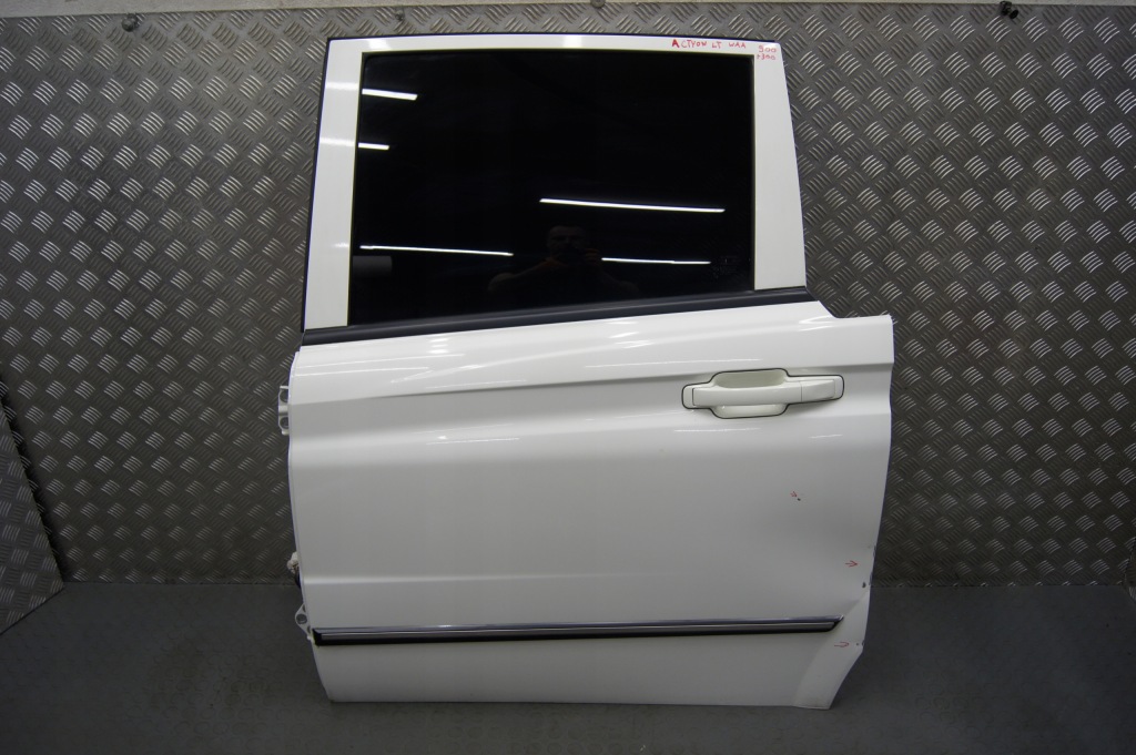 фото №1, Actyon двері ліва задні пошкоджені