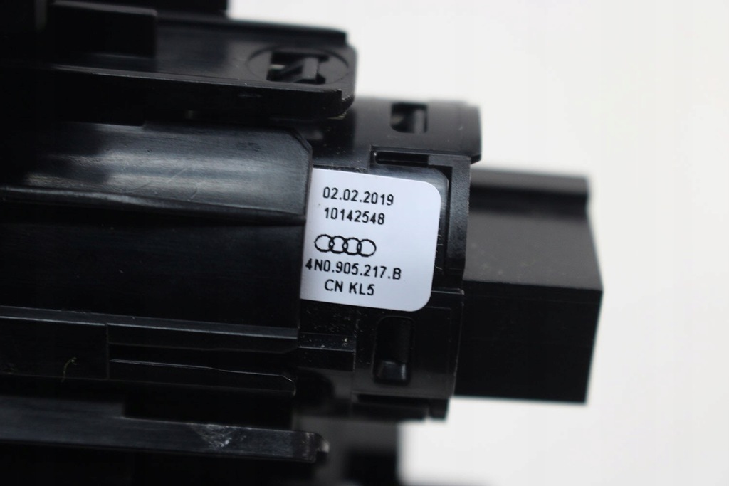 фото №10, Audi q8 e-tron панель 4n0959673f переключатель кнопка выключатель 4n0 959 673 f