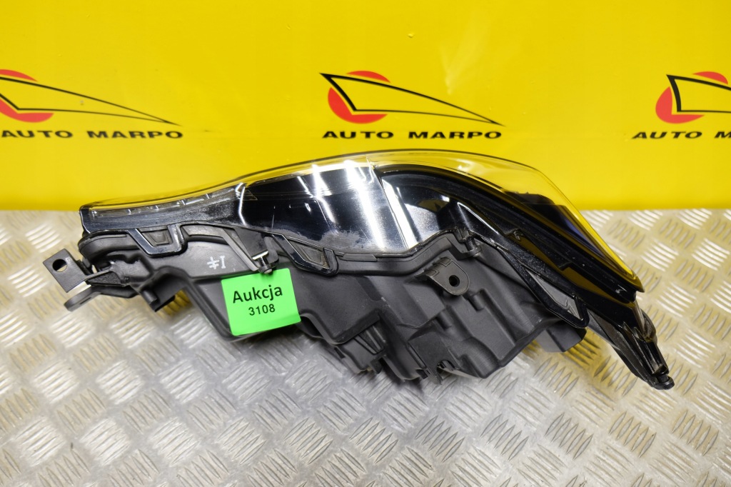 Lexus is is300h ave30 рестайлинг  2018- фара фара full led правый  америка в Украине