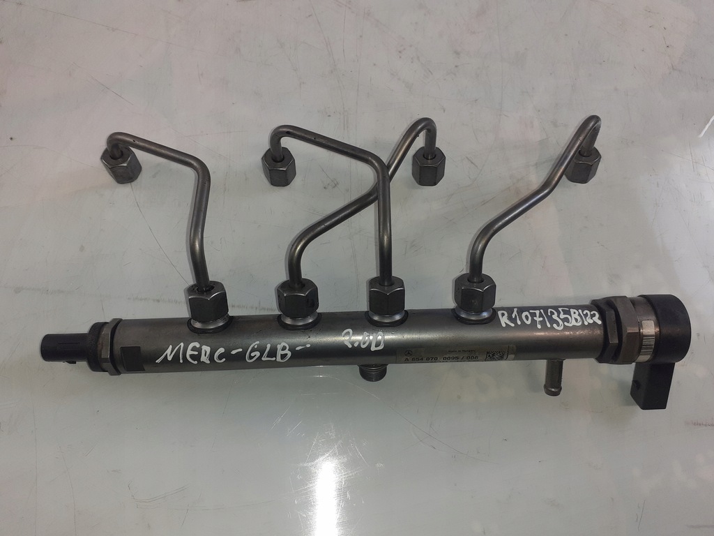 фото №1, Молдинг упорскування mercedes glb a247 x247 2.0d cdi