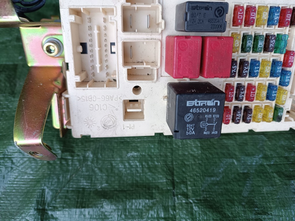 фото №8, Коробка предохранителей bsi оригинальный номер c106 alfa romeo 159 1.9 46520419