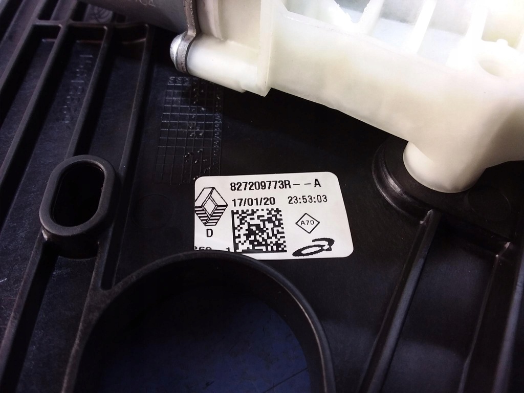 фото №4, Clio v підйомник скло задня правий 827209773r