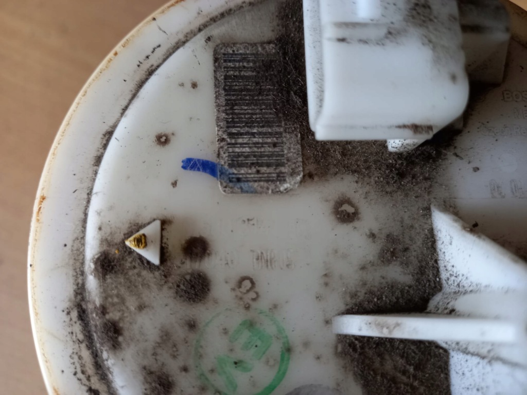 фото №4, Помпа топлива поплавок almera n16 1.5 16v 0580314063