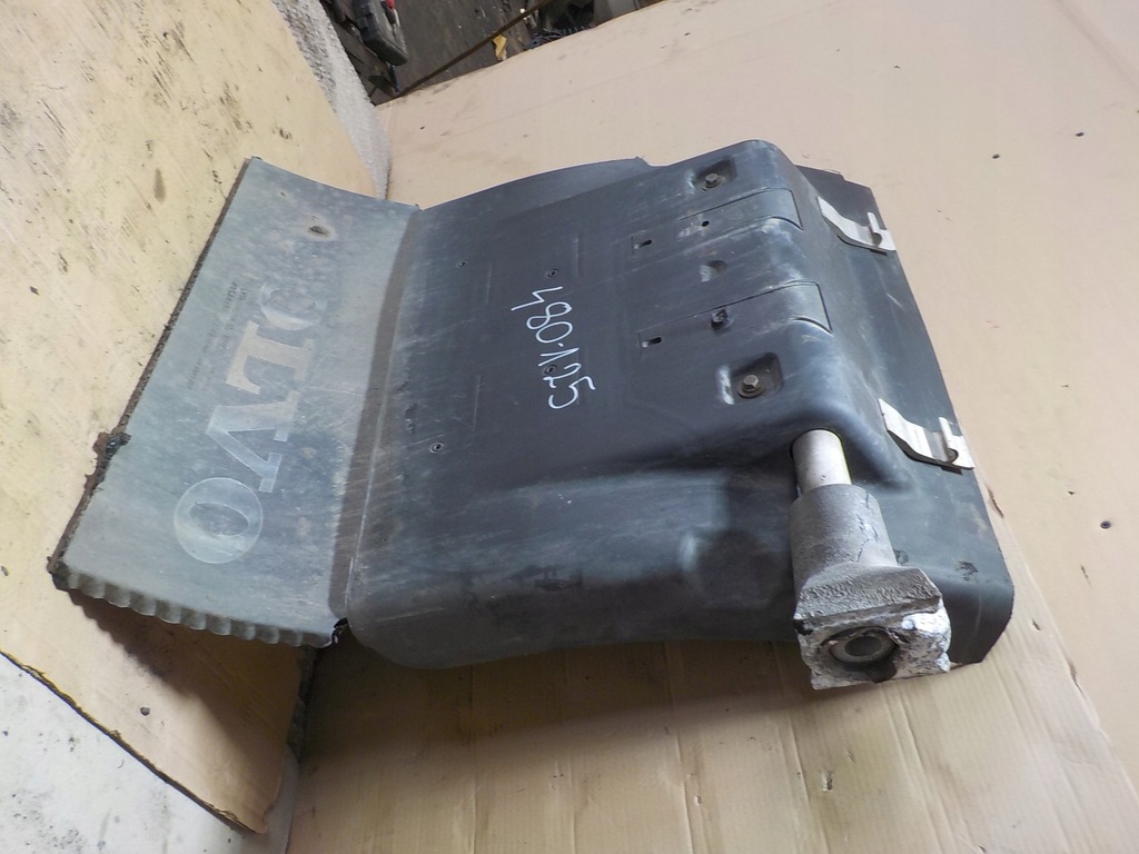 фото №9, Volvofh480 підкрилок праве задня