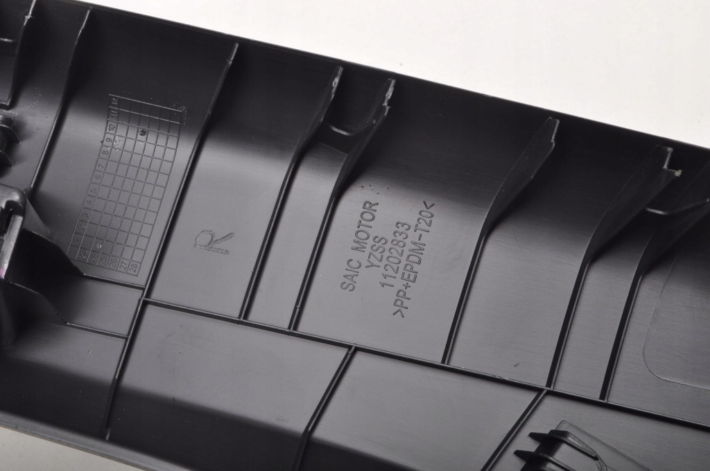 Mg 3 накладка стійка пластик 11202833 права Зі Шроту