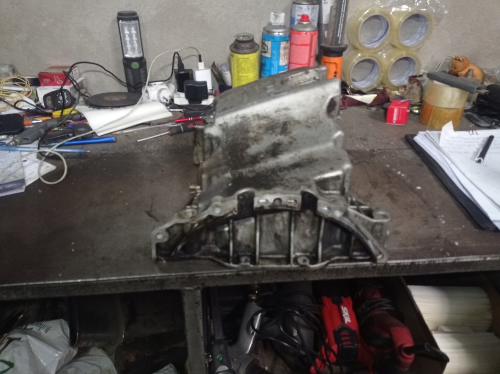 фото №4, Audi a4 b7 2.0 tfsi - поддон масляная 06b103603as