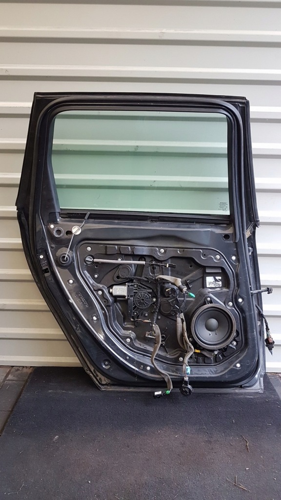 фото №5, Volvo v70 iii lift дверь задние задняя левая lh