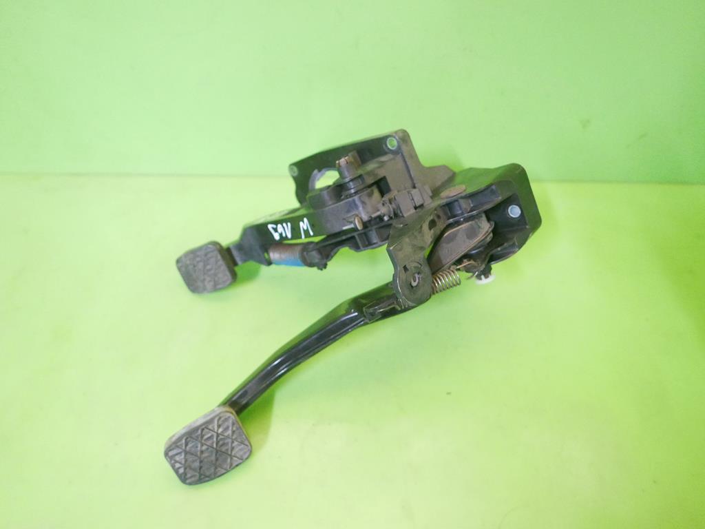 фото №8, Педали сцепления тормоза каркас mercedes w169 a170 1.7 04-08