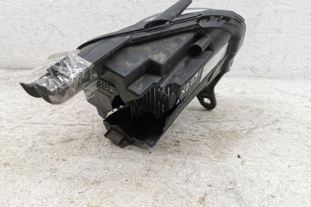 фото №1, Протитуманна фара лівий передній bentley bentayga 36a953049 2022