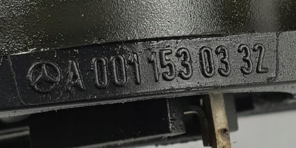 фото №9, Датчик уровня масла w204 3.0 v6 a0011530332