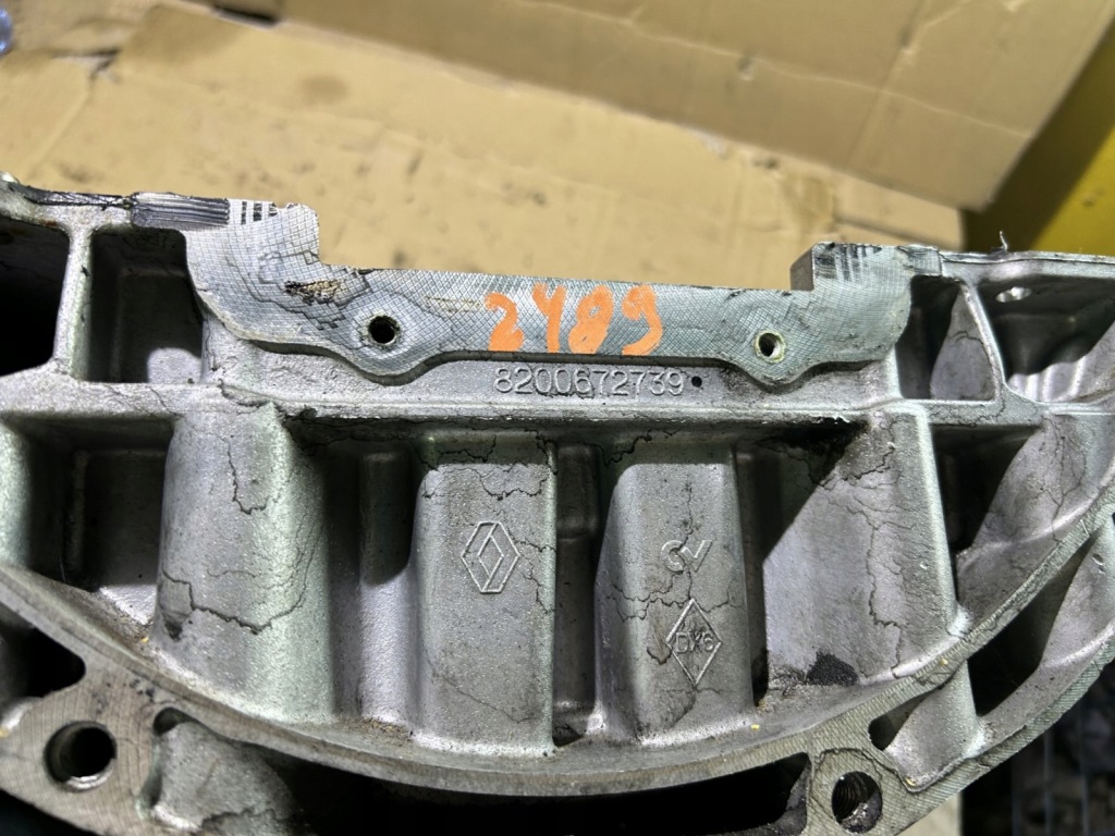 Купить Поддон поддон масляная trafic vivaro 2.0 dci 8200672739