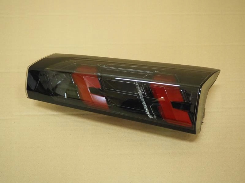 фото №1, Лампа led w крышка правый задняя peugeot 2008 ii