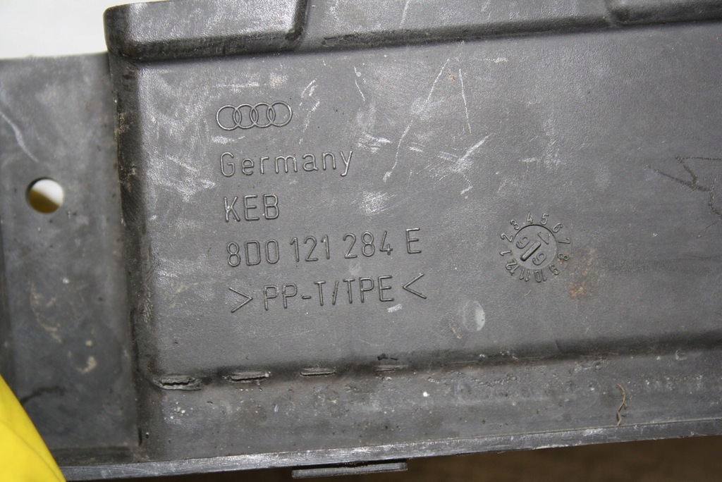 фото №9, Воздуховод воздуха audi a4 b5 8d0121284e