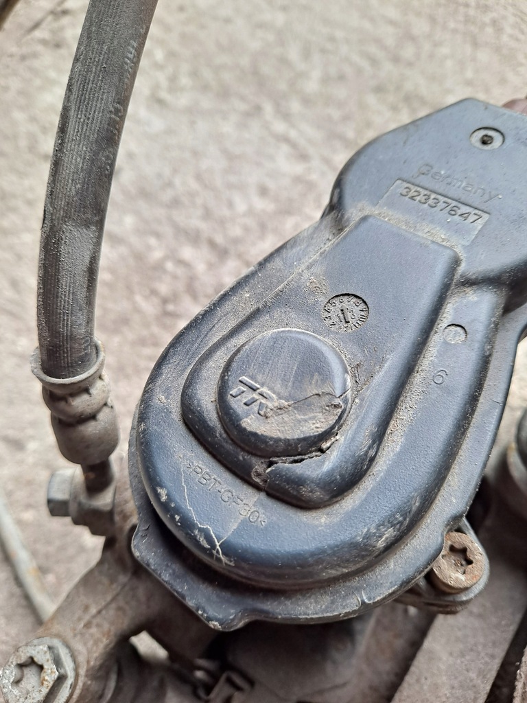 фото №3, Поворотный кулак суппорт левый задняя range evoque 2.2