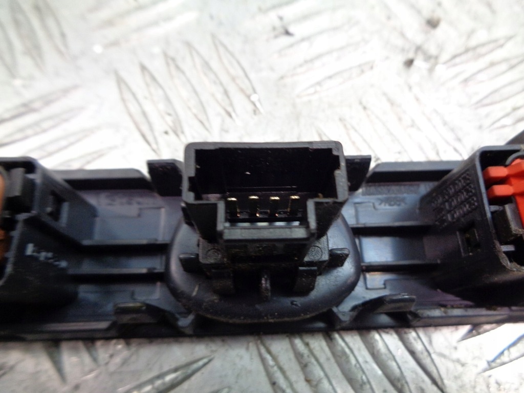 фото №3, Панель перемикачів renault clio ii 8200071224