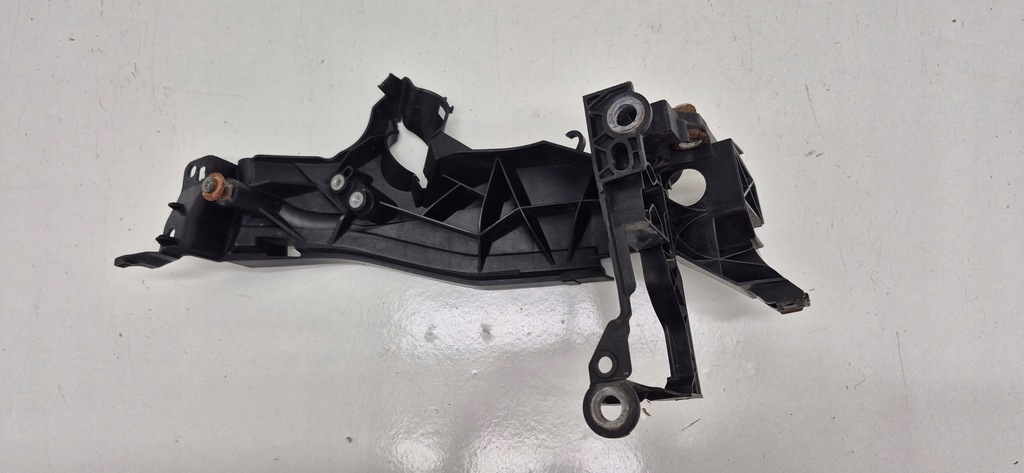 фото №1, Audi a5 8t кронштейн кронштейн фара правый