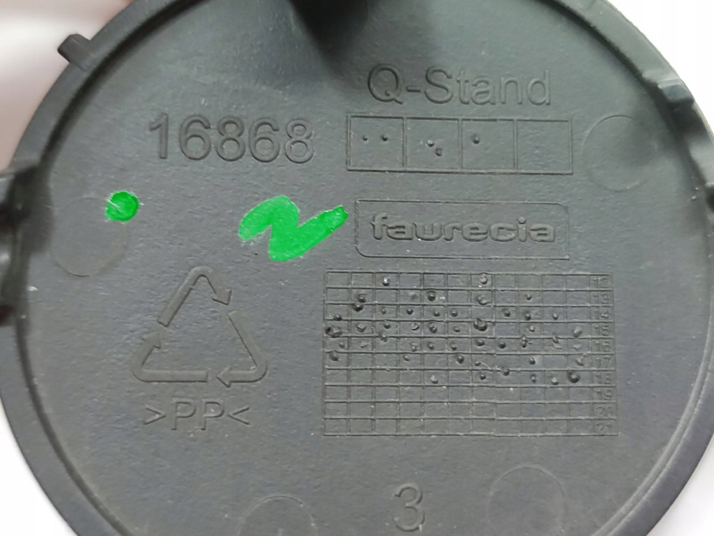 Купить Mercedes-benz sprinter w906 рестайлинг  заглушка фаркоп бампера перед 16868