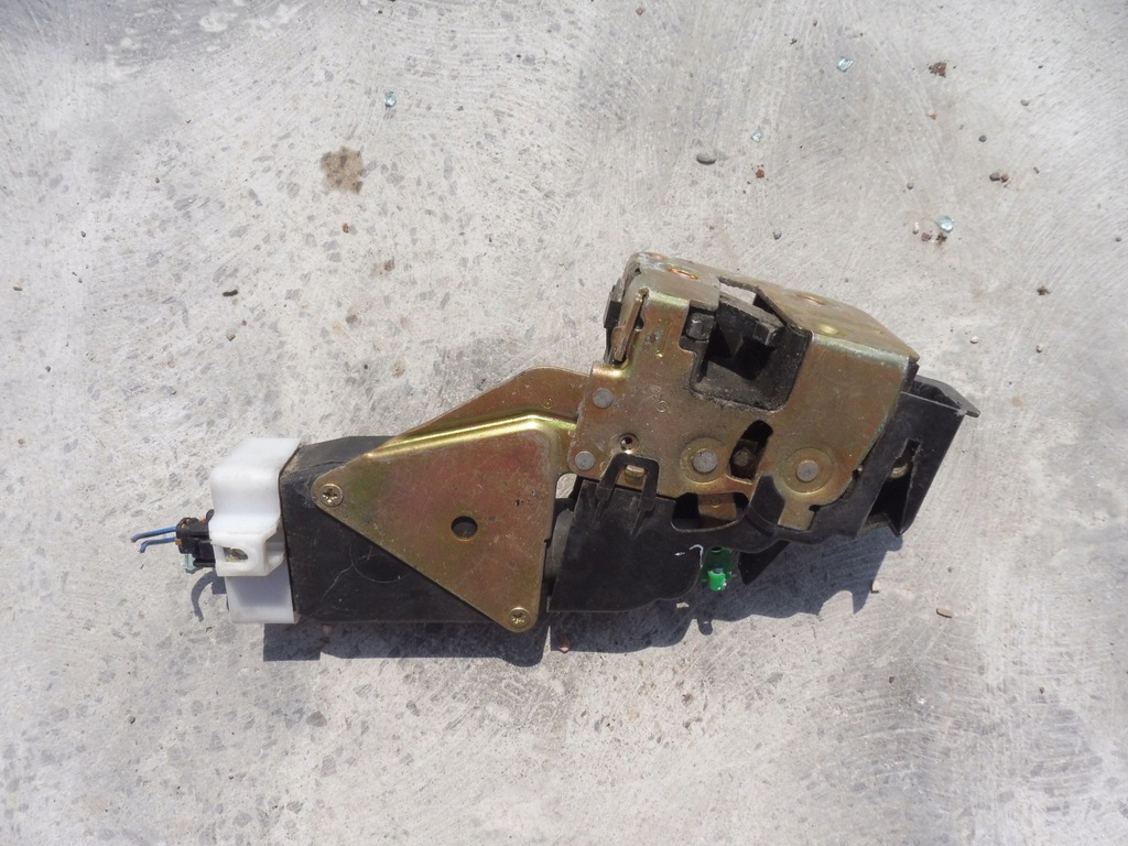 фото №5, Space star 1.6 1998 98 замок дверь 2pin