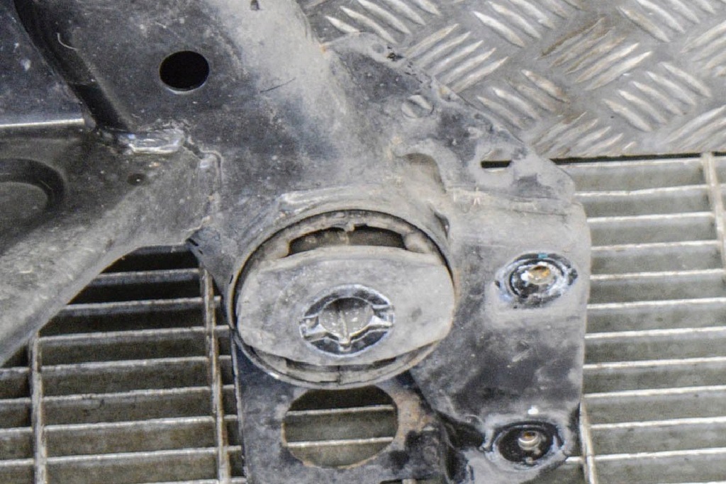 фото №6, Volvo s90 mk2 задняя рама вспомогательная подвеска 32221653 2.0 дизель 140kw 2