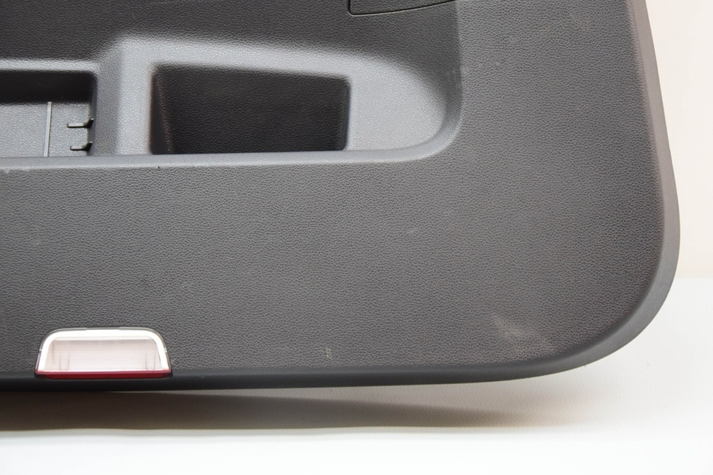 фото №8, Обшивка кришки багажника vw tiguan ad1 5na867658 2.0l дизель 140kw 2017