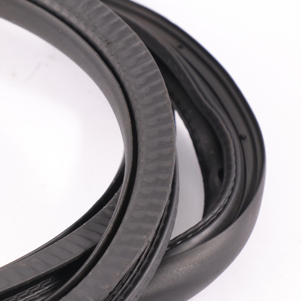 фото №11, Mercedes c118 прокладка дверь передних правая резиновый элемент a1186920600