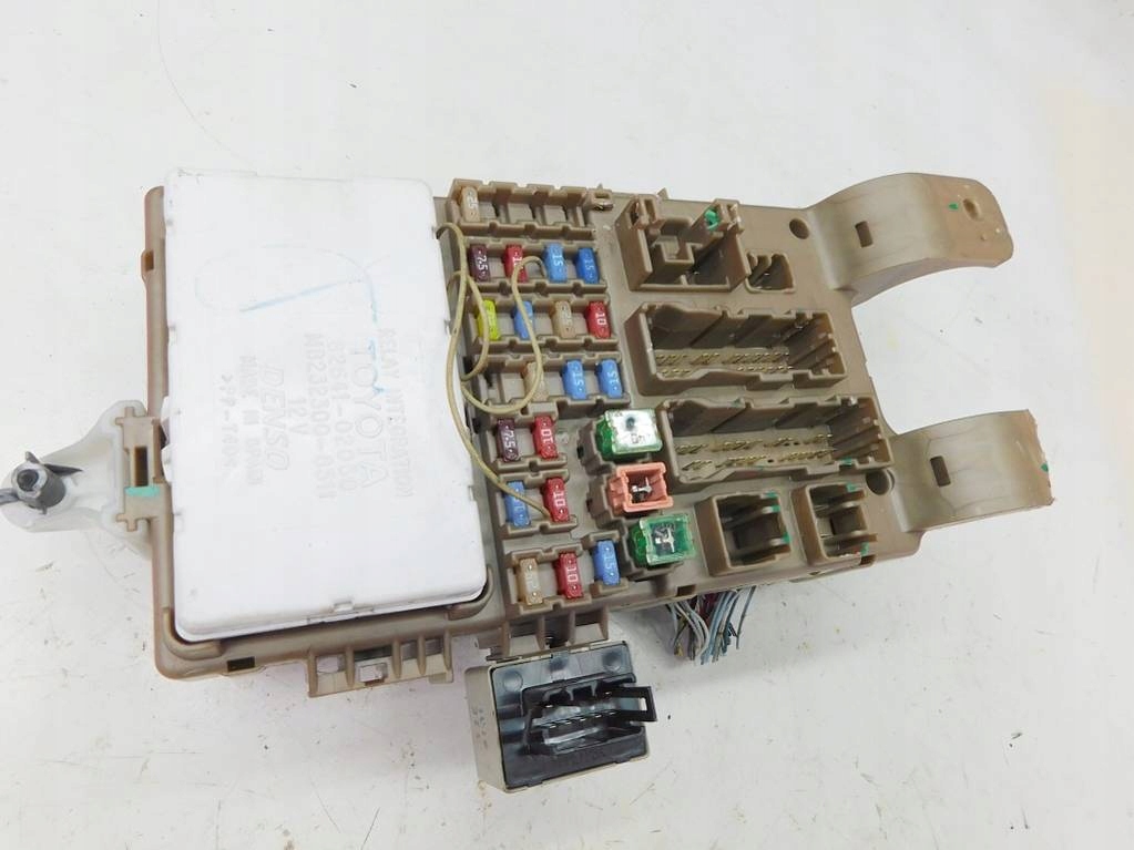 фото №8, Corolla e12 1.4 vvt-i 04r коробка запобіжників