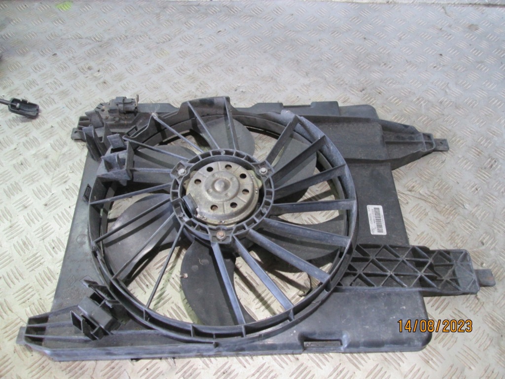 Купить Вентилятор радиатора megane 2 1.5 dci 8200151464