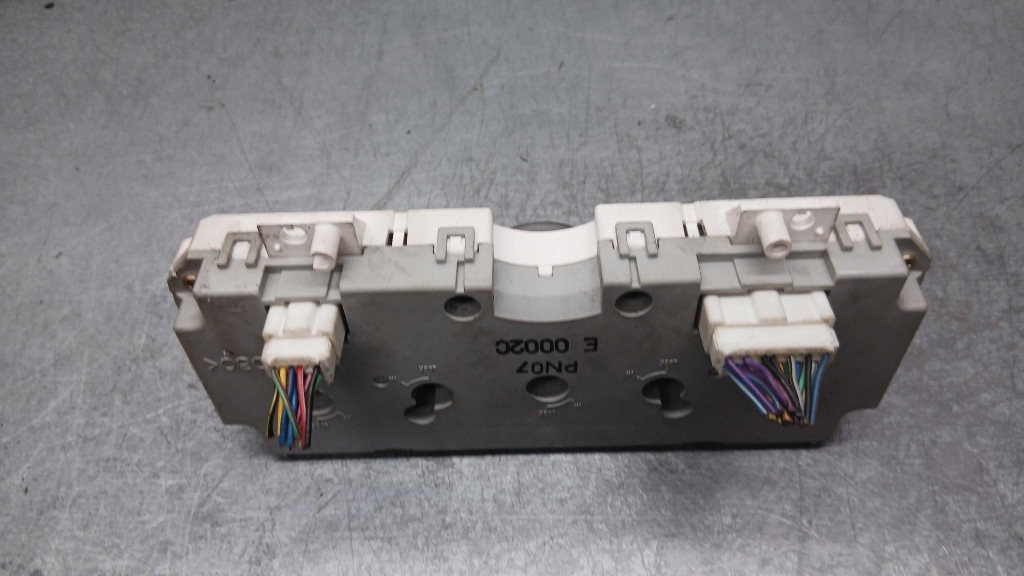 Панель кондиционера mazda 6 gg 02r 1.8b седан в Украине