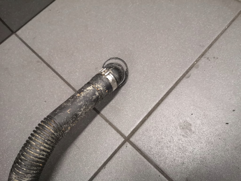 фото №4, Шланг повітря audi a6 c6 3.2 fsi 4f0133889g