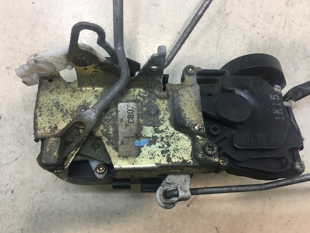 фото №2, Замок дверь правый перед space star i