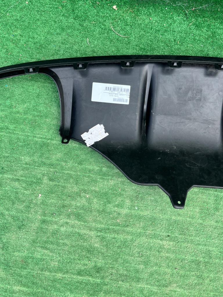 Porsche macan 95b бампер задний спойлер нижний 95b807834l в Украине