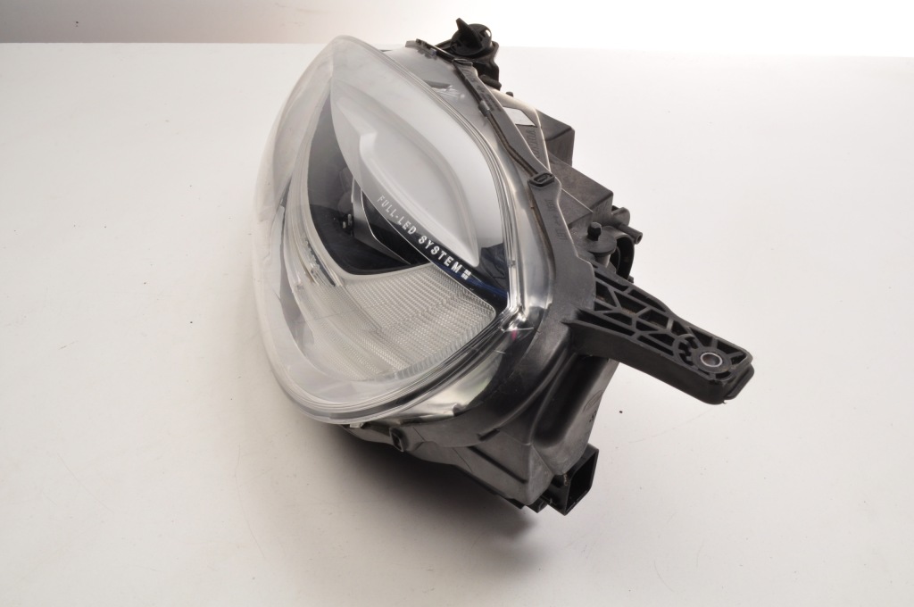 Volvo v40 2 фара ліва передня лівий перед led англієць  31677020 Недорого