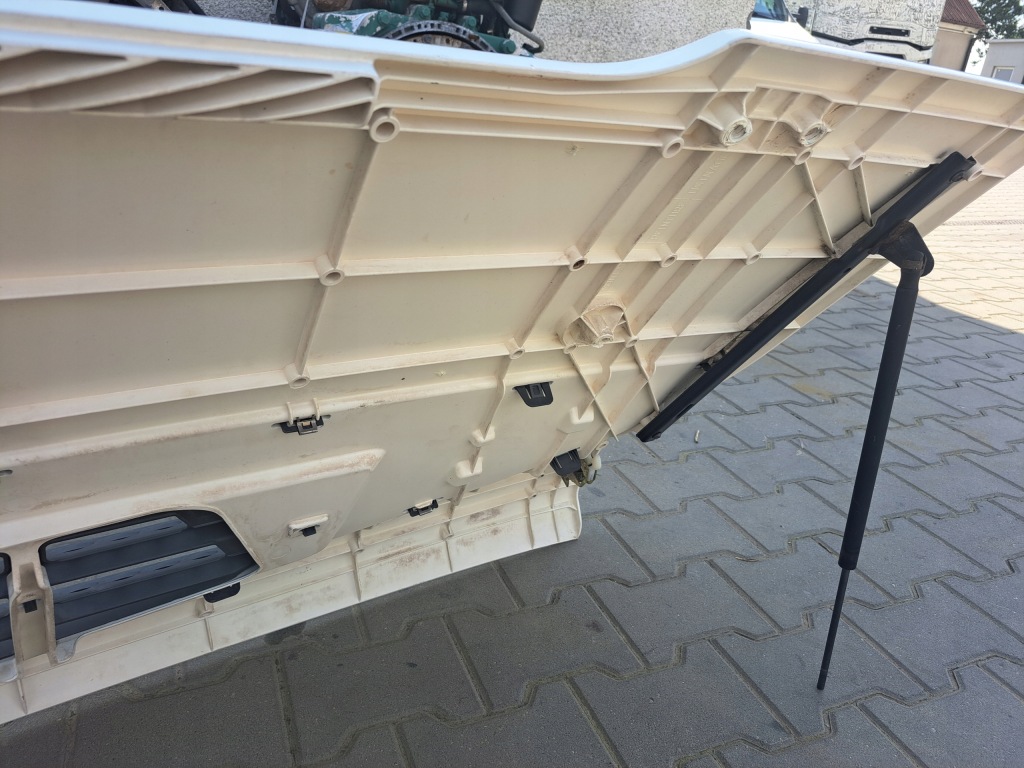 Капот решітка  renault premium lander kerax dxi оригінал Зі Шроту