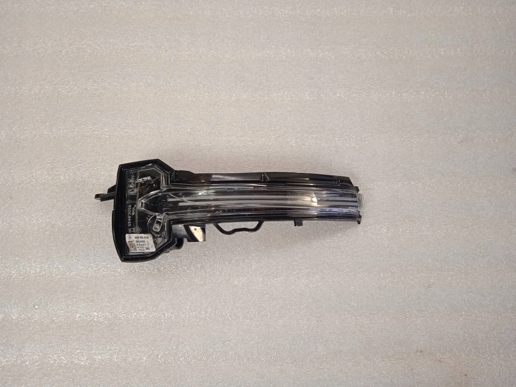 фото №1, Mercedes cla w117 поворотник дзеркало правий