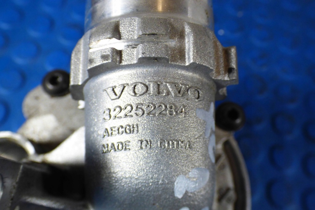 Насос воды 32252284 оригинал stbdb пробег 40tys.km. volvo xc60 ii в Украине