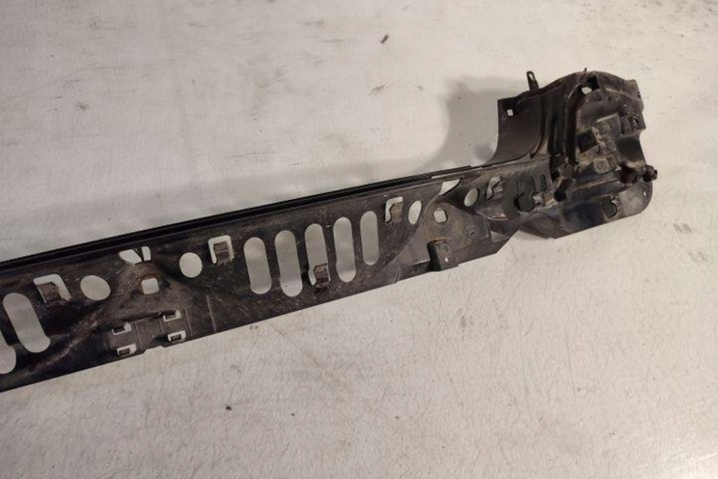 фото №11, Левый направляющая заднего бампера bmw 7 f01, f02 7183883 3.0l дизель 180kw 2009