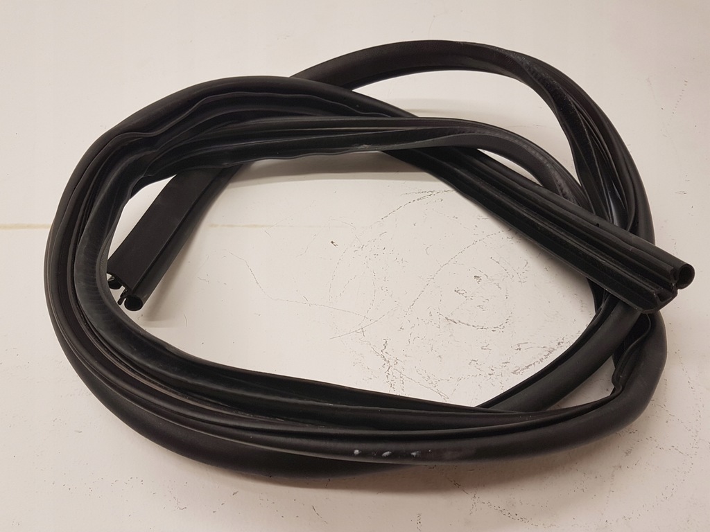 фото №5, Прокладка двері лівий задня ford kuga mk1 2008-2012 кузовна