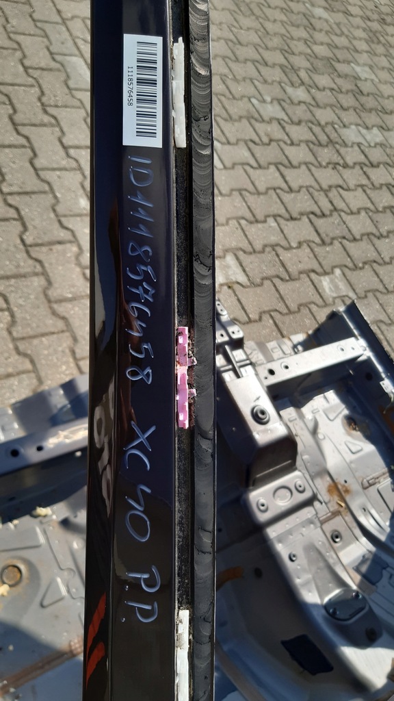 фото №7, Volvo xc40 четверть правая перед