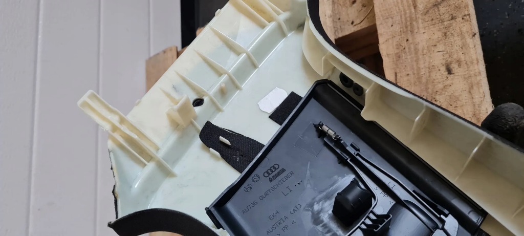 Q7 4m 2 накладка стойка решётка поперечина левая перед sline 4m0867243b Киев