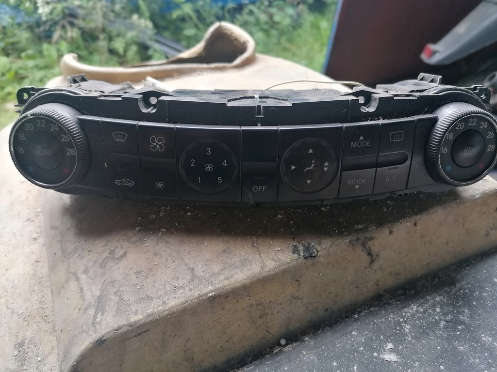 фото №1, Панель кондиционера mercedes cls320 w219