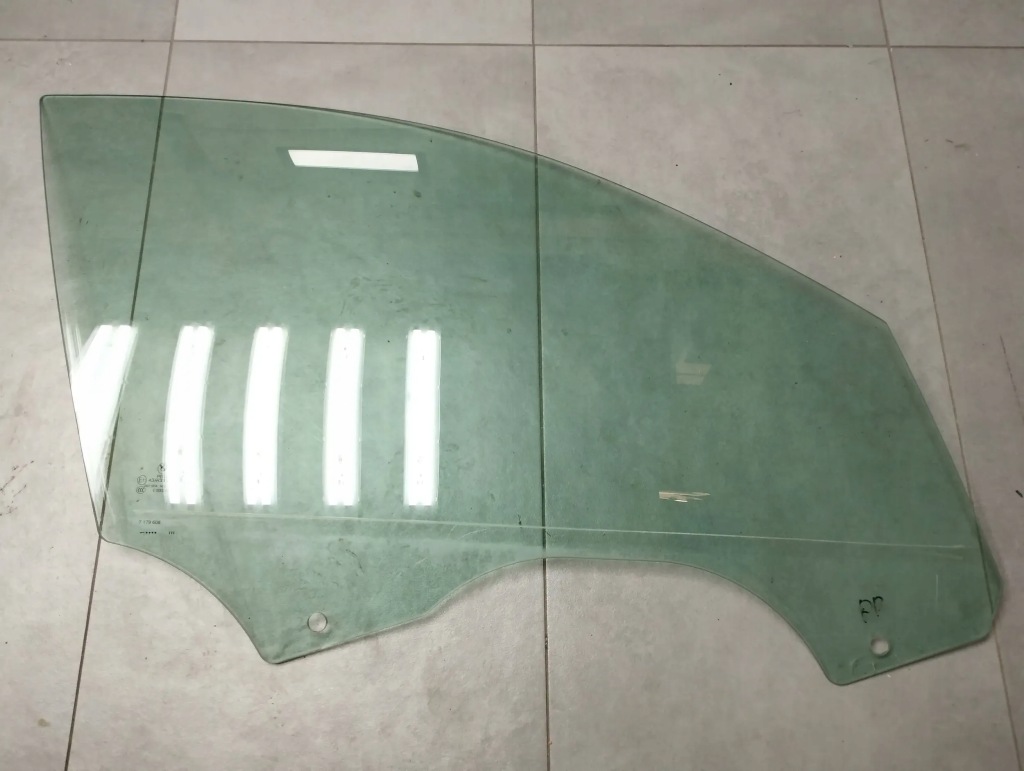 фото №1, Bmw x6 e71 2011 скло права перед