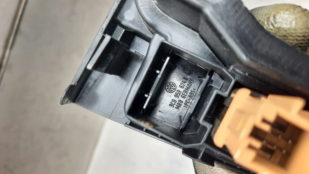 фото №13, Рамка домкрата перемикання передач 3c0864263f vw passat b6 05-10r