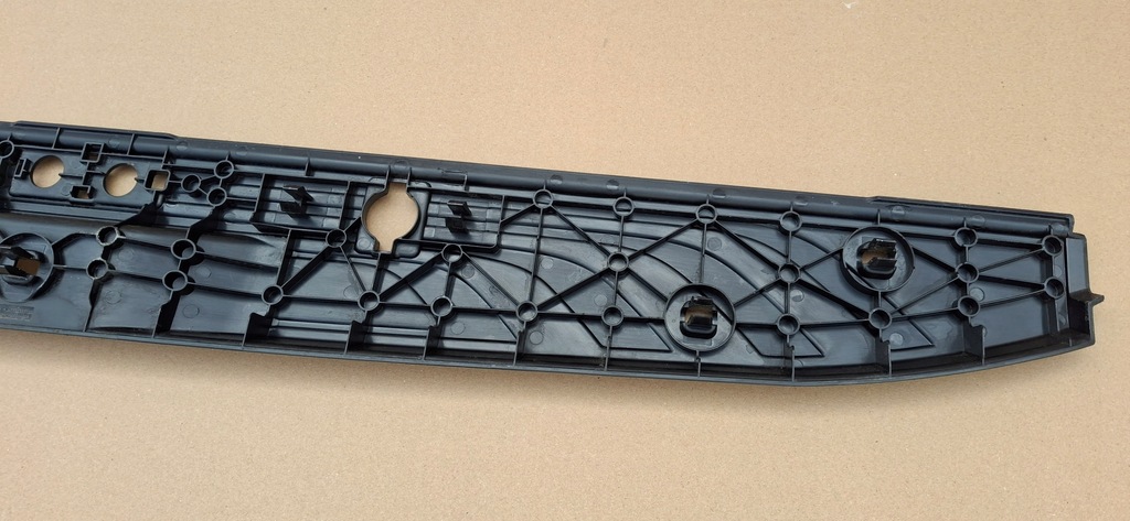 фото №9, Mercedes sprinter w907 w910 молдинг накладка поперечина порог задняя a9106862600