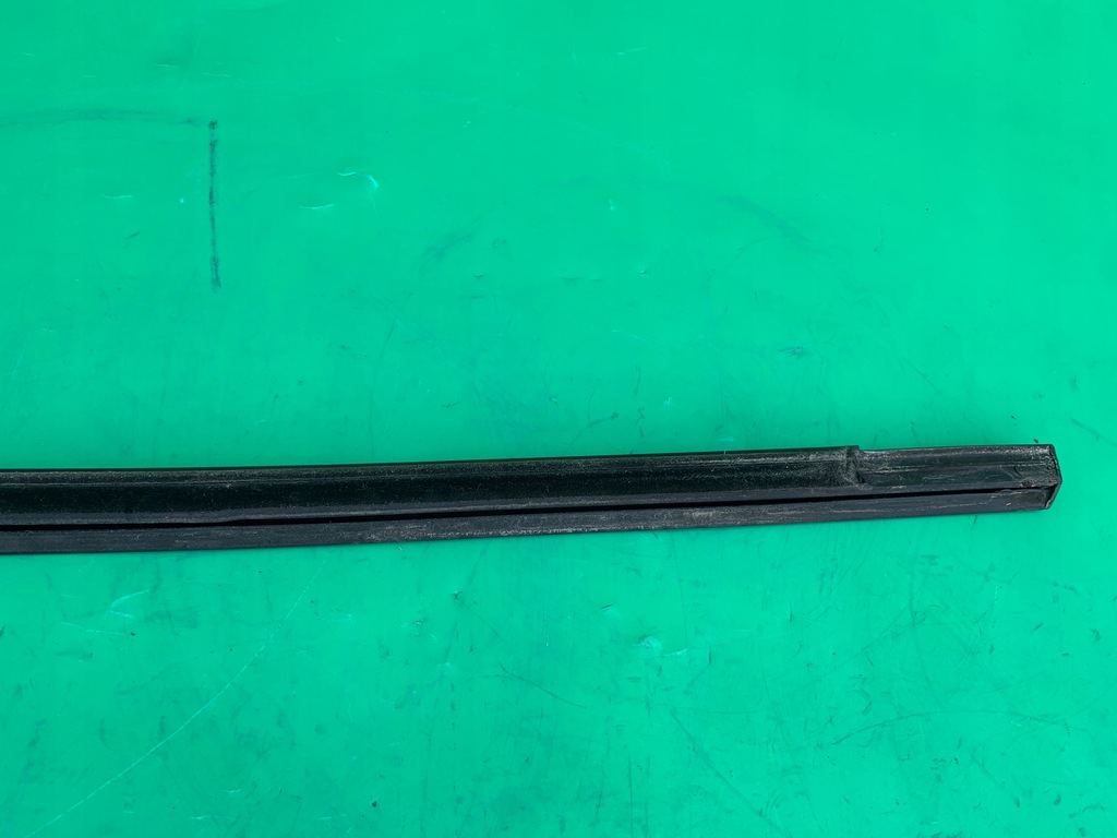 фото №9, Молдинг уплотнитель правый перед fiat bravo ii 2 07-