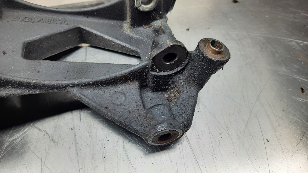 Кронштейн генератора 9632543007 peugeot 806 2.2b Цена