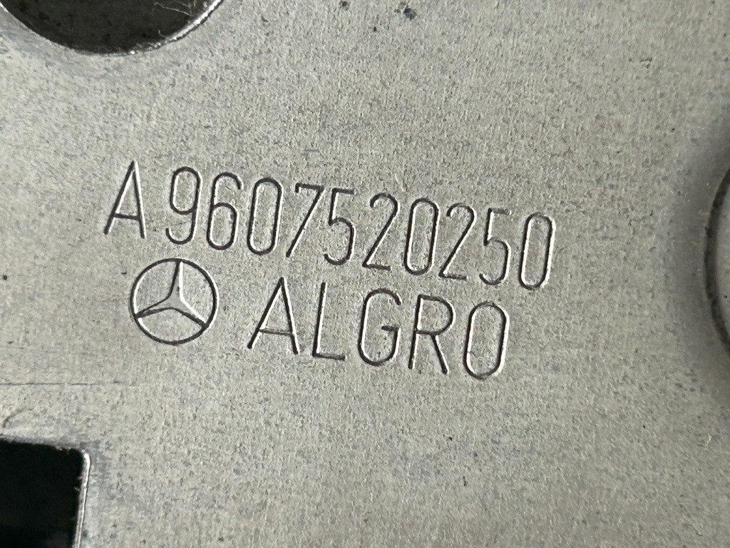 фото №5, Замок бардачка mercedes actros mp4 a9607520250 + кронштейн a9607550214