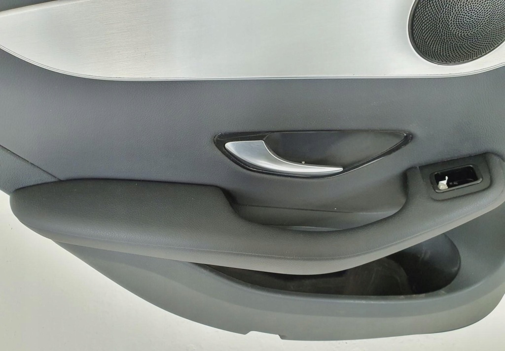 Обивка обшивка дверь левый задний  mercedes glc w253 Недорого